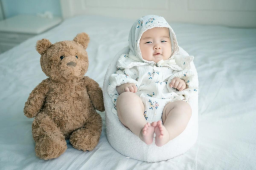 安达宝宝眼眶发红